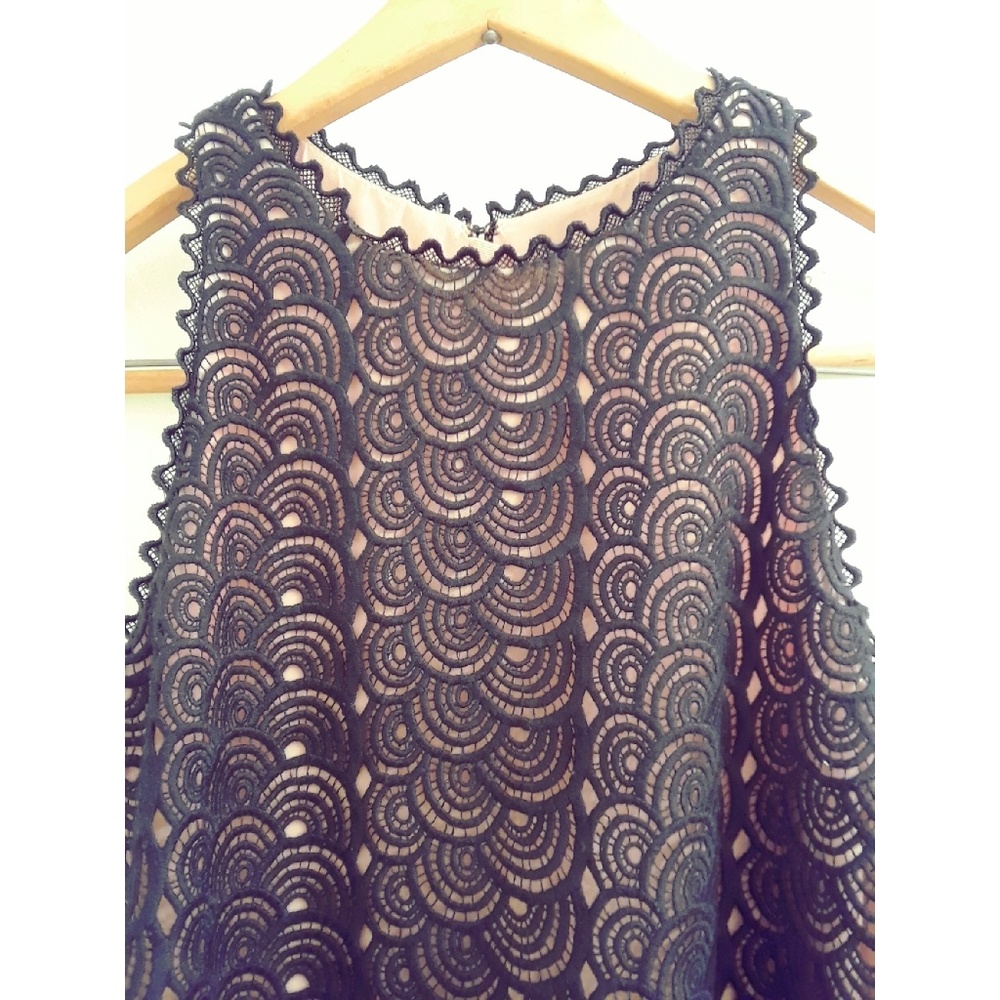 REISS SCALLOP LACE DRESS - Picture 3 of 4